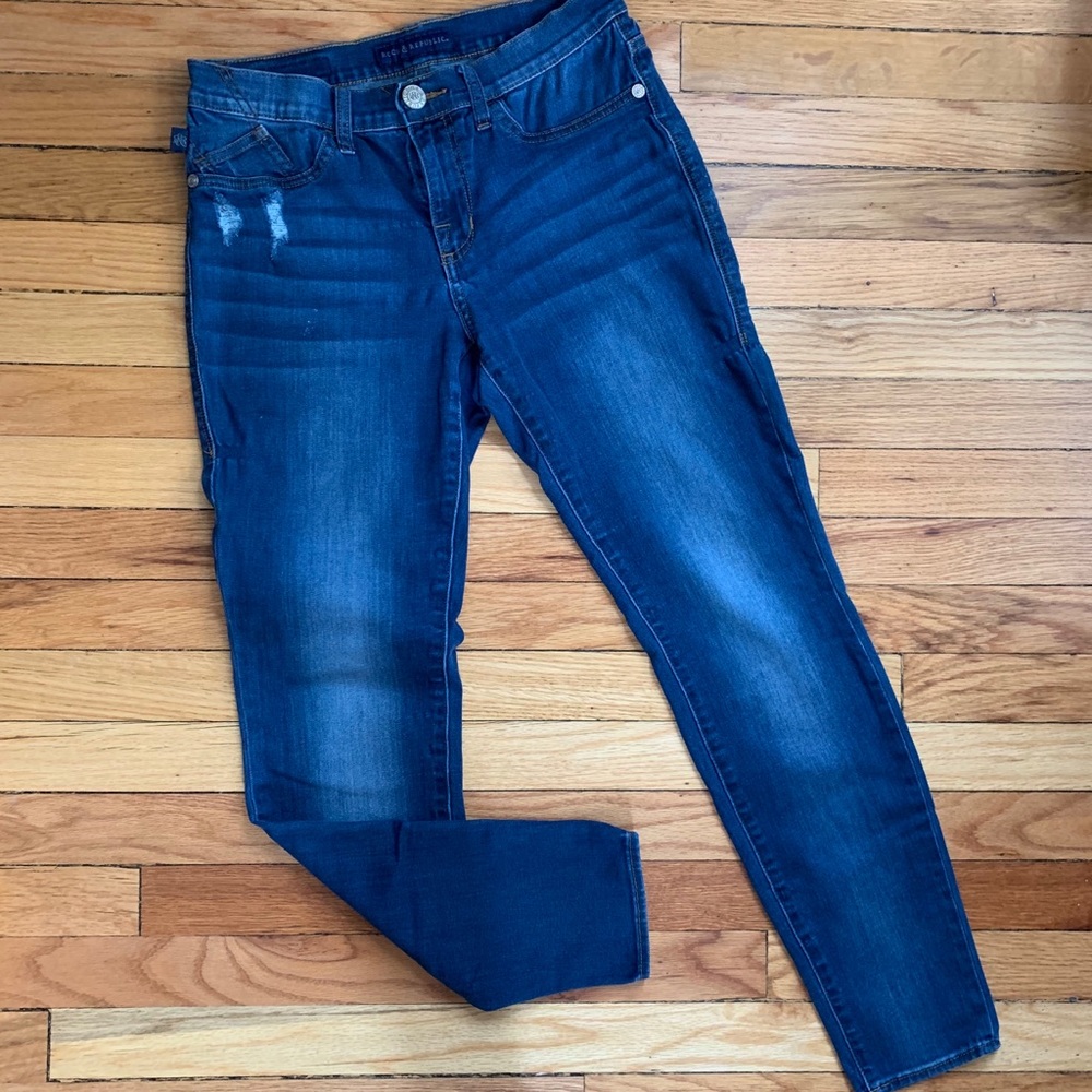 💰🌟 2/$15 Rock & Republic Distressed Skinny Jeans